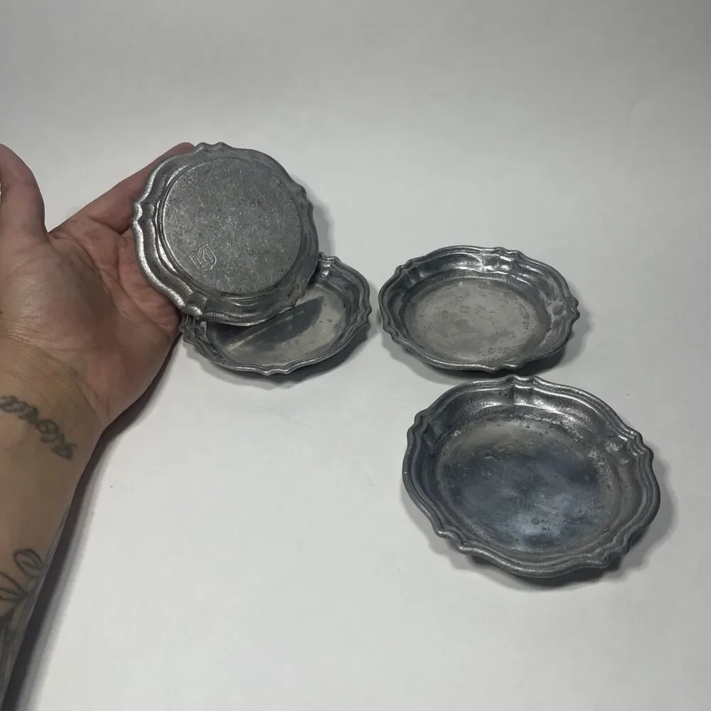 Set Of 4 Vintage Dessert Plates  4 Inch, metal
